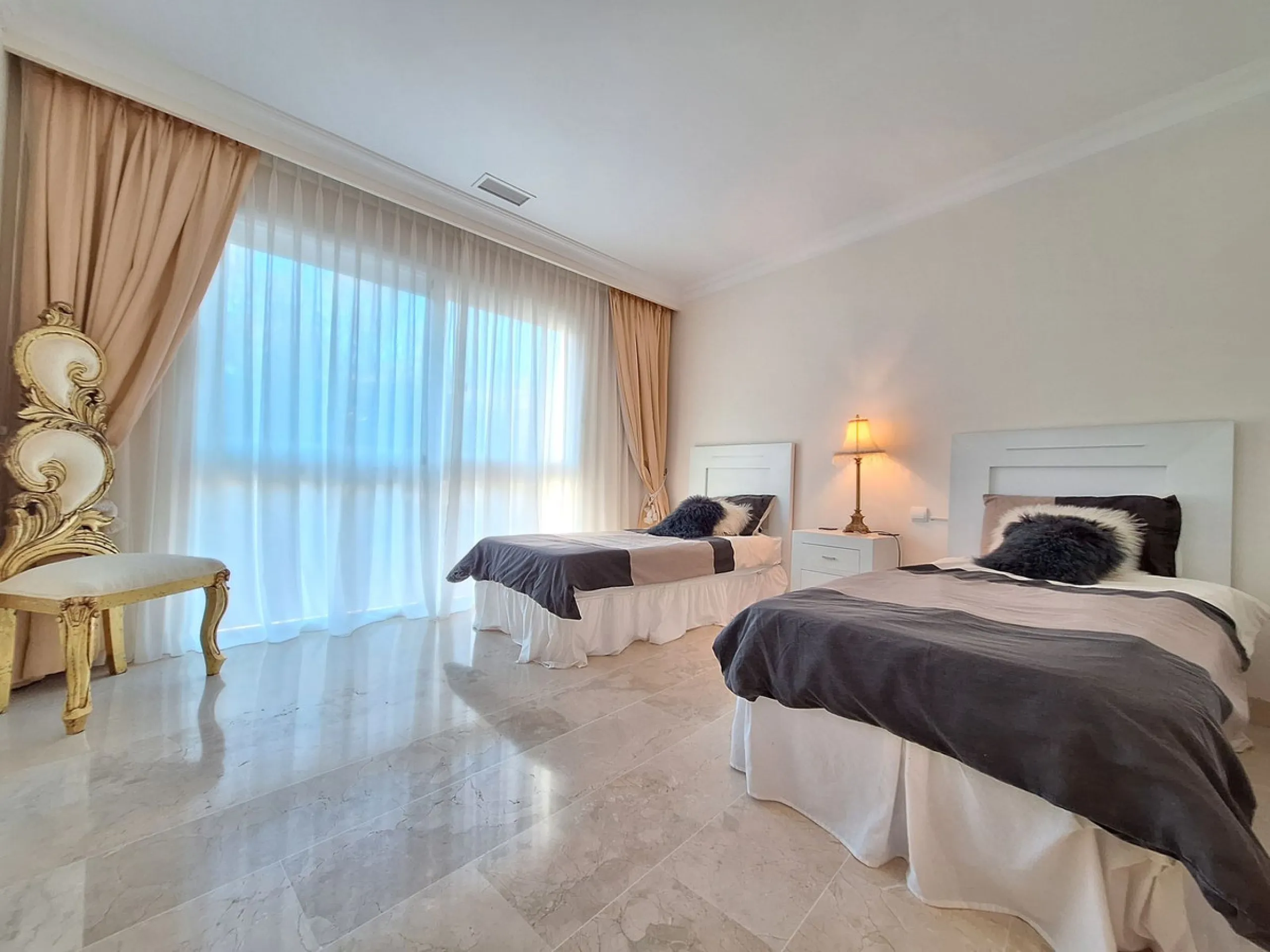 LUXURY EXCLUSIVE URBANISATION  - LA CORNICHE (NUEVA ANDALUCIA)