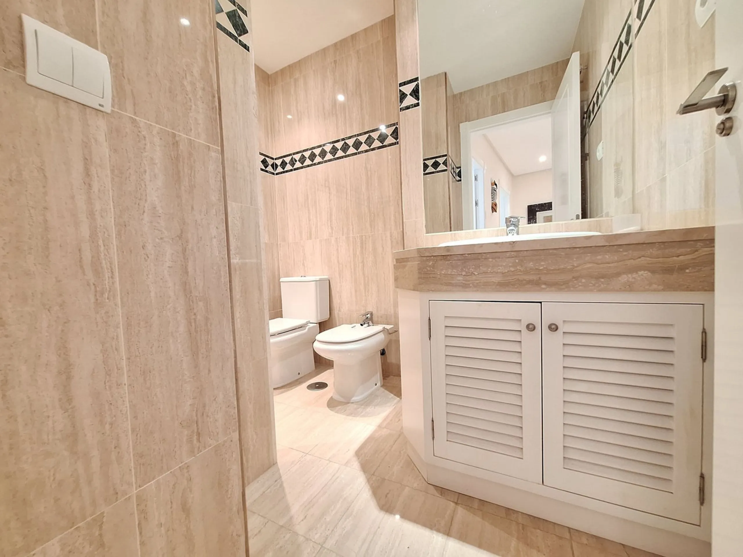 LUXURY EXCLUSIVE URBANISATION  - LA CORNICHE (NUEVA ANDALUCIA)