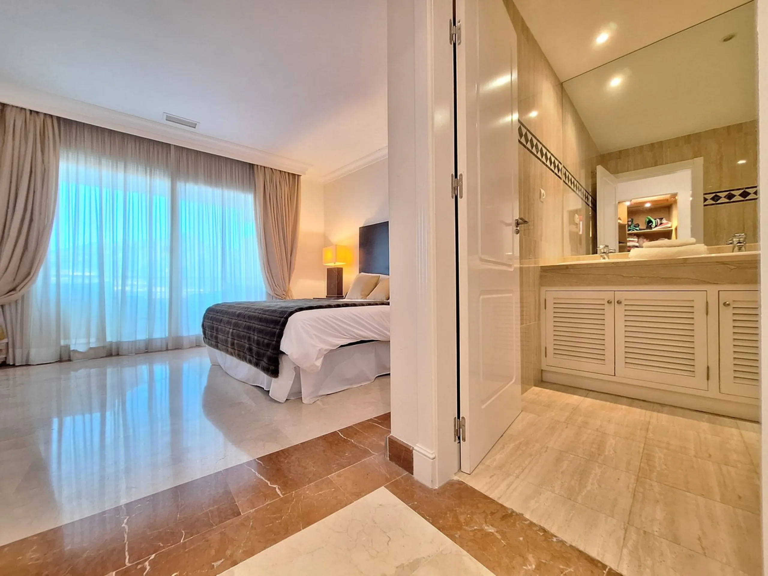 LUXURY EXCLUSIVE URBANISATION  - LA CORNICHE (NUEVA ANDALUCIA)