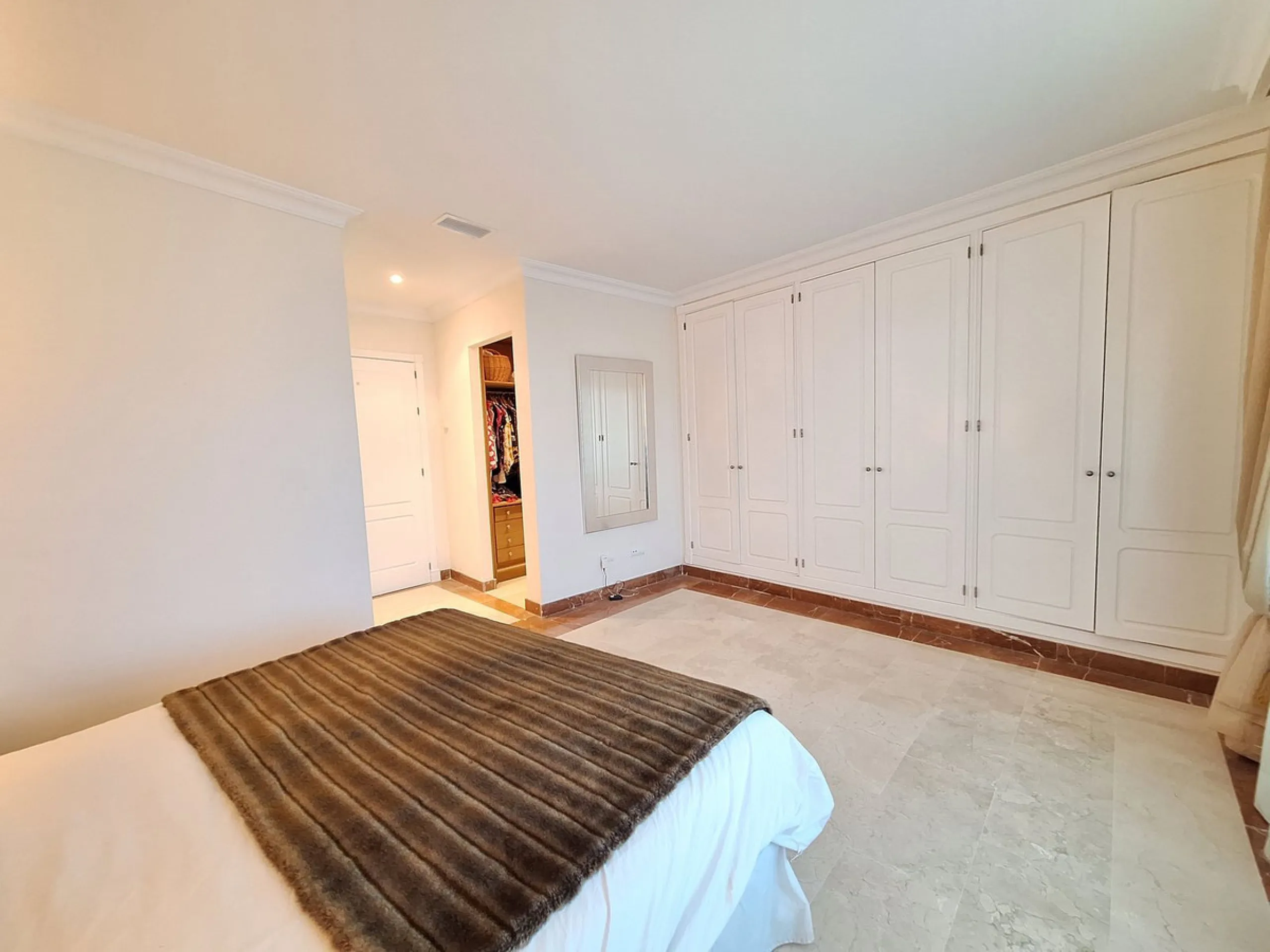 LUXURY EXCLUSIVE URBANISATION  - LA CORNICHE (NUEVA ANDALUCIA)