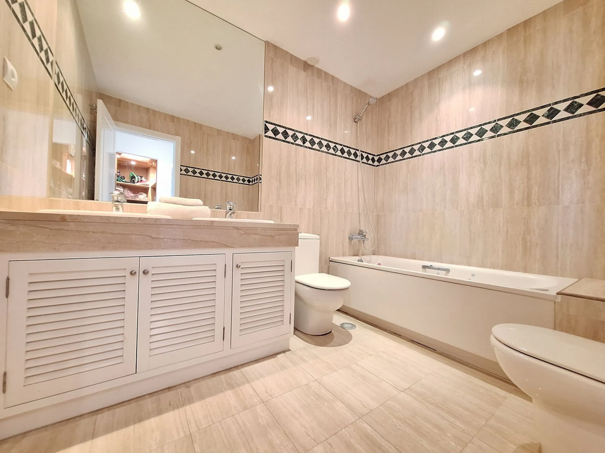 LUXURY EXCLUSIVE URBANISATION  - LA CORNICHE (NUEVA ANDALUCIA)