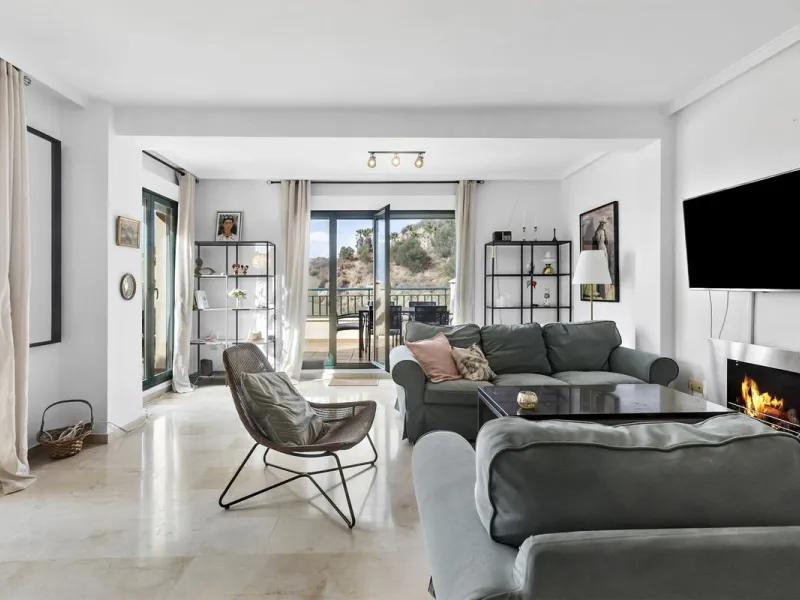 LUXURY DUPLEX PENTHOUSE WITH STUNNING SEA VIEWS – PRICED FOR IMMEDIATE SALE!