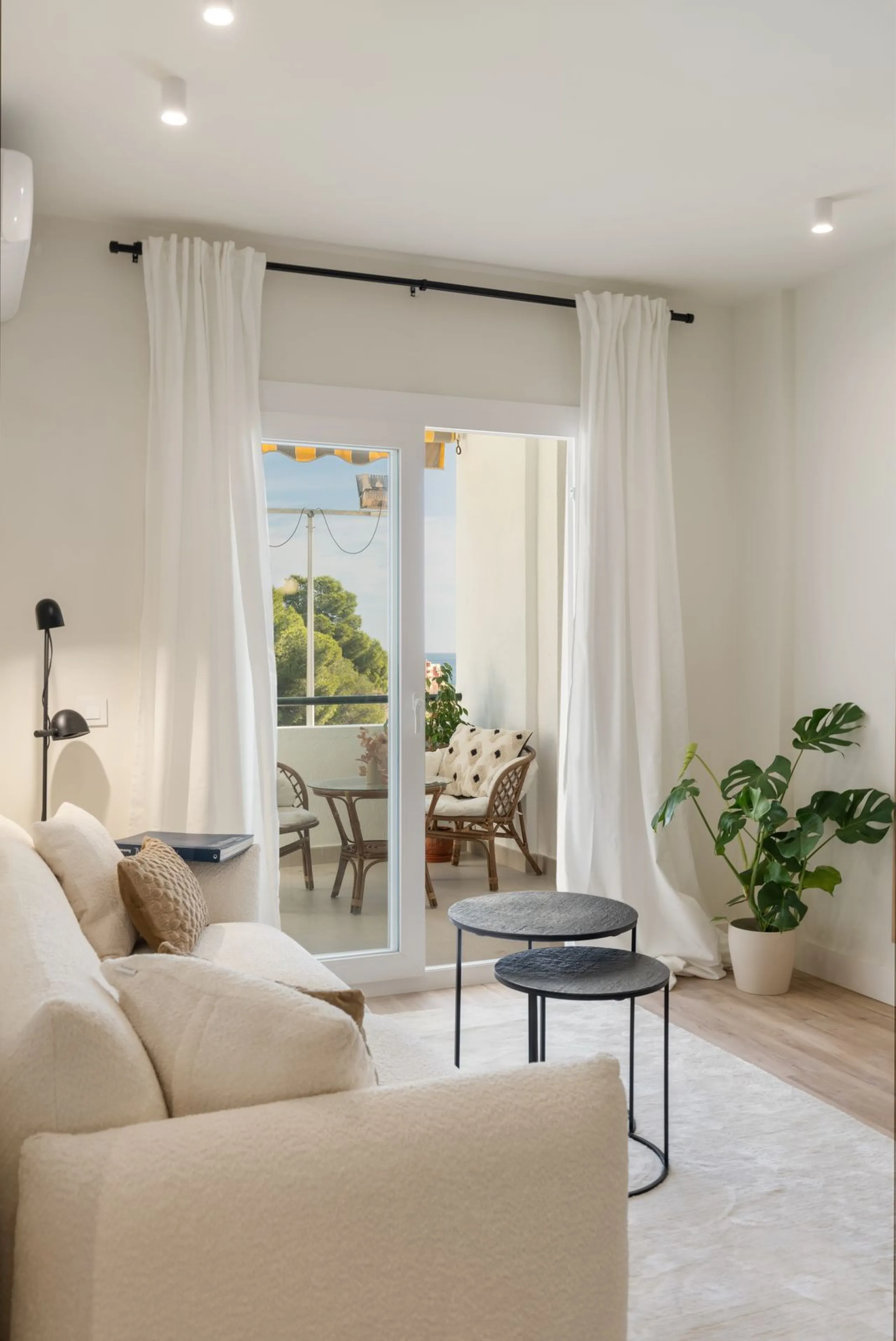 Apartment - Middle Floor Apartment в продаже в Fuengirola, Málaga. В доме 2 спален и 1 ванных комнат. Площадь дома 66 м²