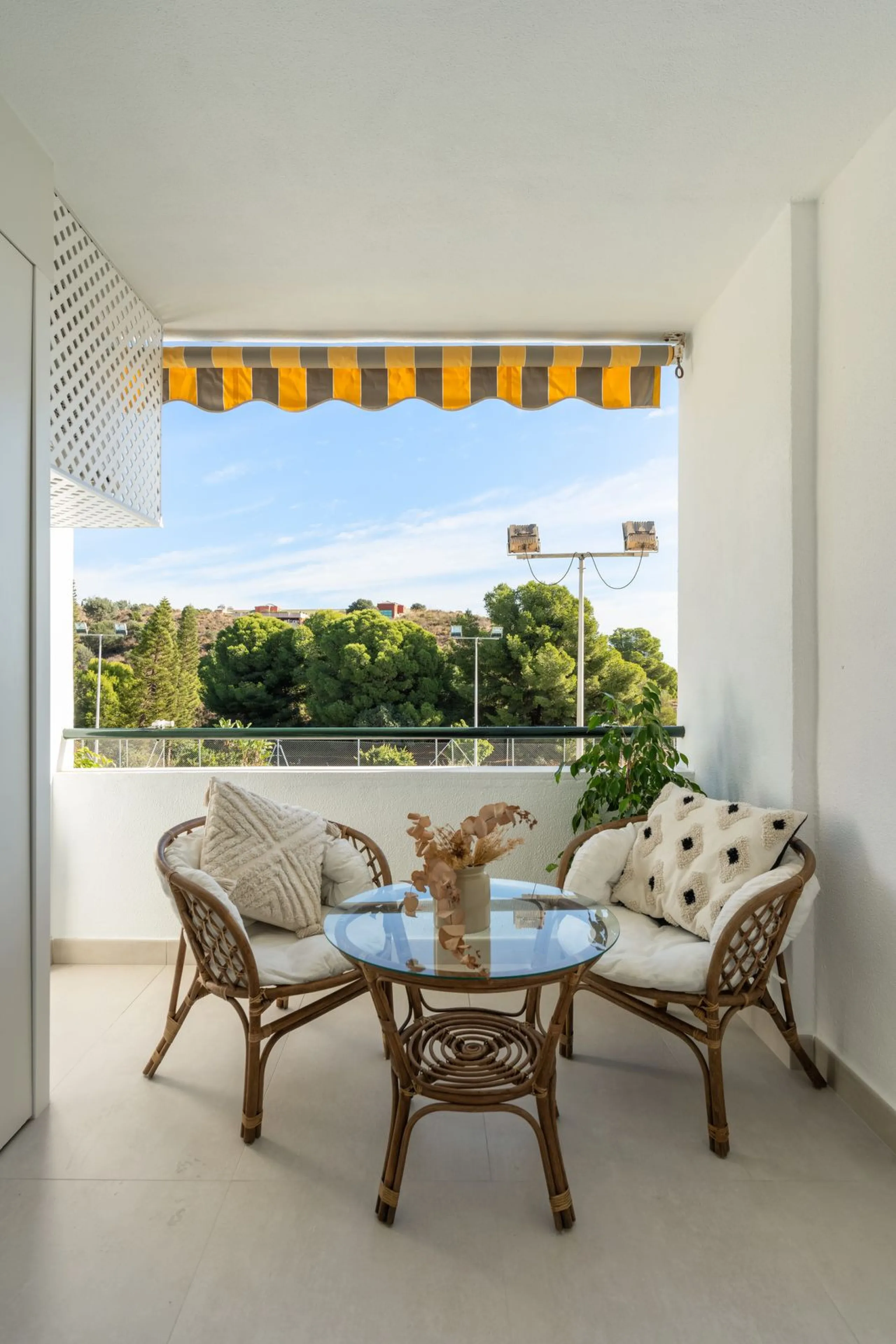 Apartment - Middle Floor Apartment в продаже в Fuengirola, Málaga. В доме 2 спален и 1 ванных комнат. Площадь дома 66 м²