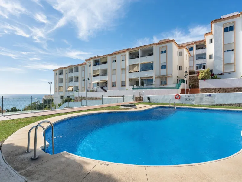 Apartment - Middle Floor Apartment в продаже в Fuengirola, Málaga. В доме 2 спален и 1 ванных комнат. Площадь дома 66 м²