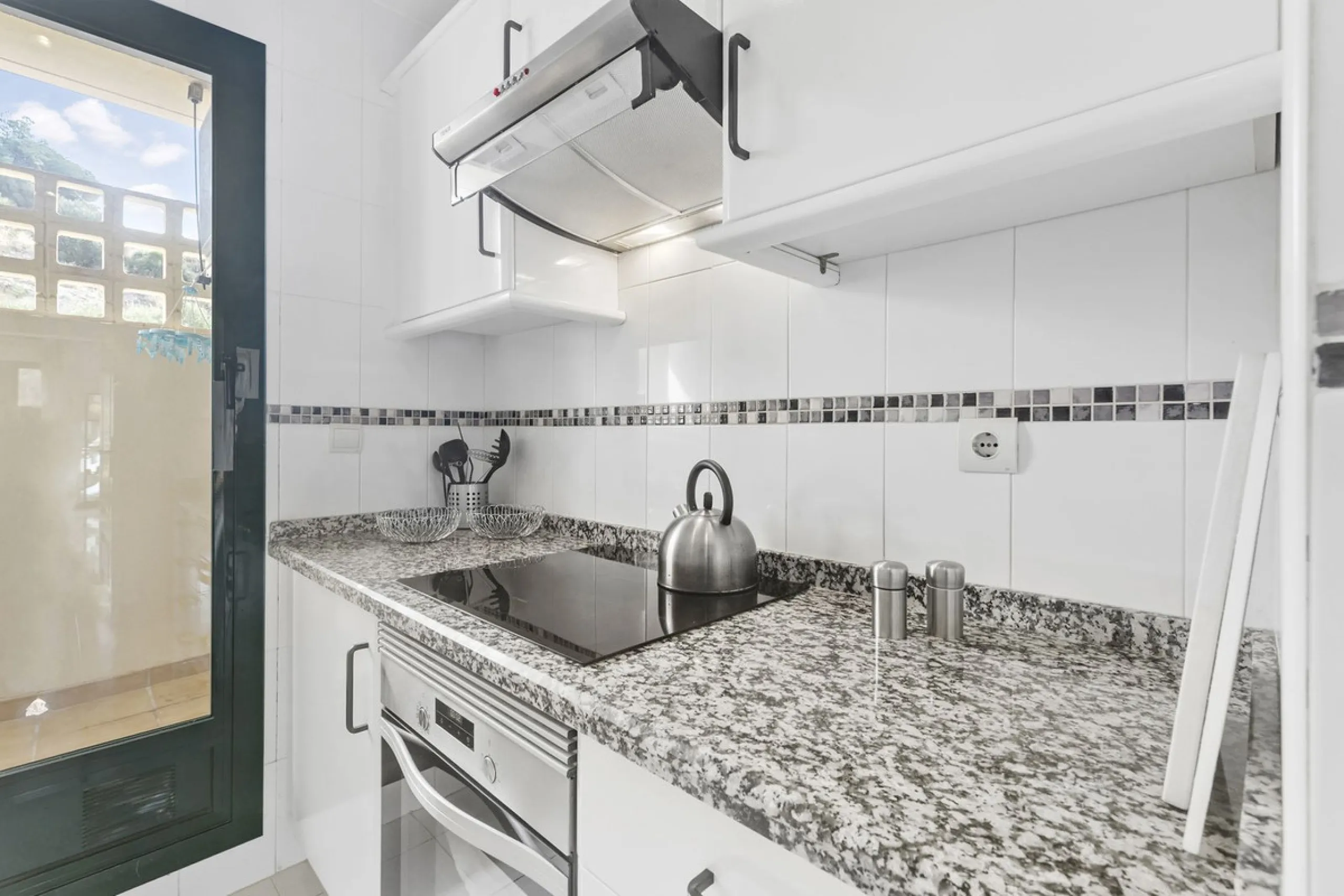 LUXURY DUPLEX PENTHOUSE WITH STUNNING SEA VIEWS – PRICED FOR IMMEDIATE SALE!