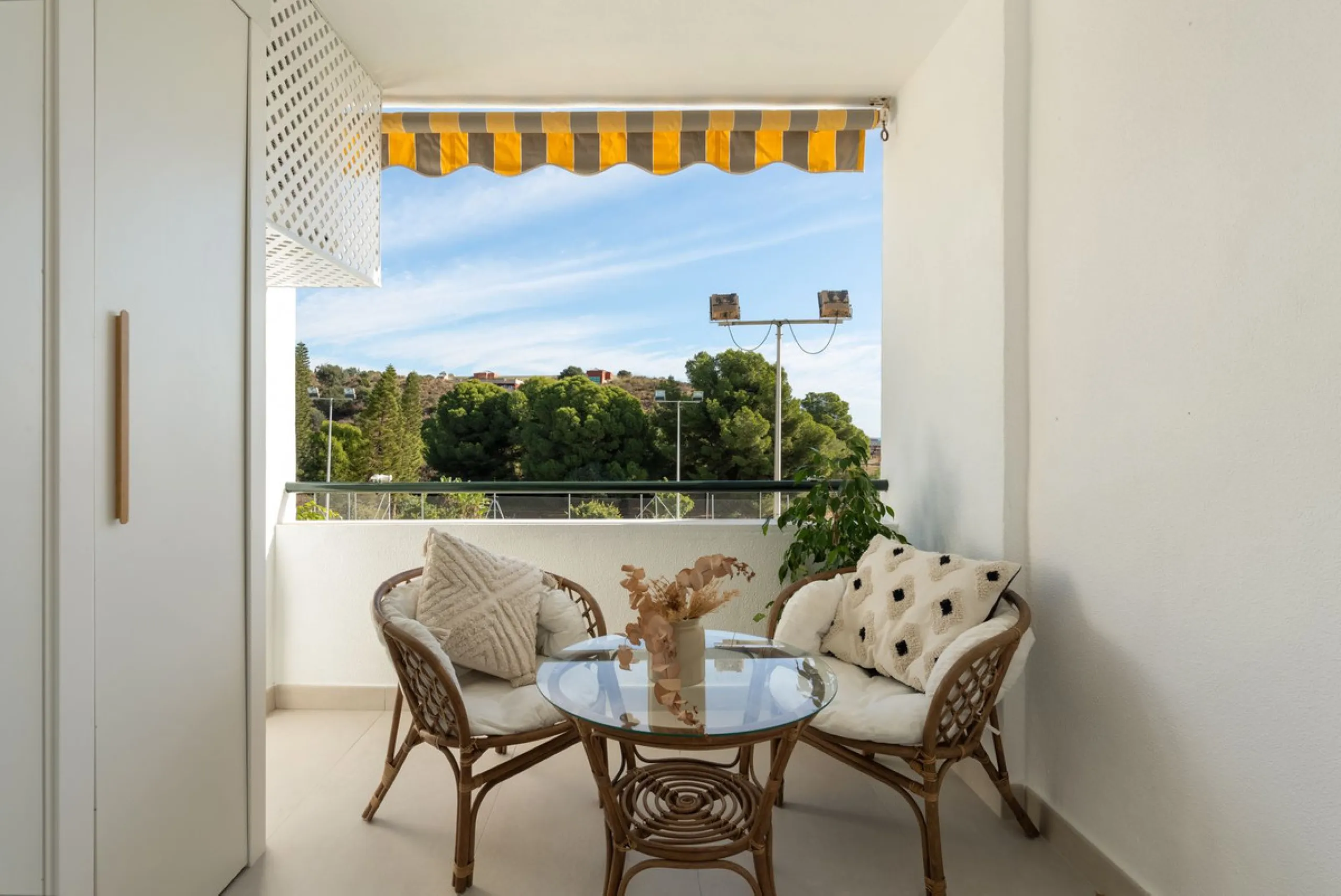 Apartment - Middle Floor Apartment в продаже в Fuengirola, Málaga. В доме 2 спален и 1 ванных комнат. Площадь дома 66 м²