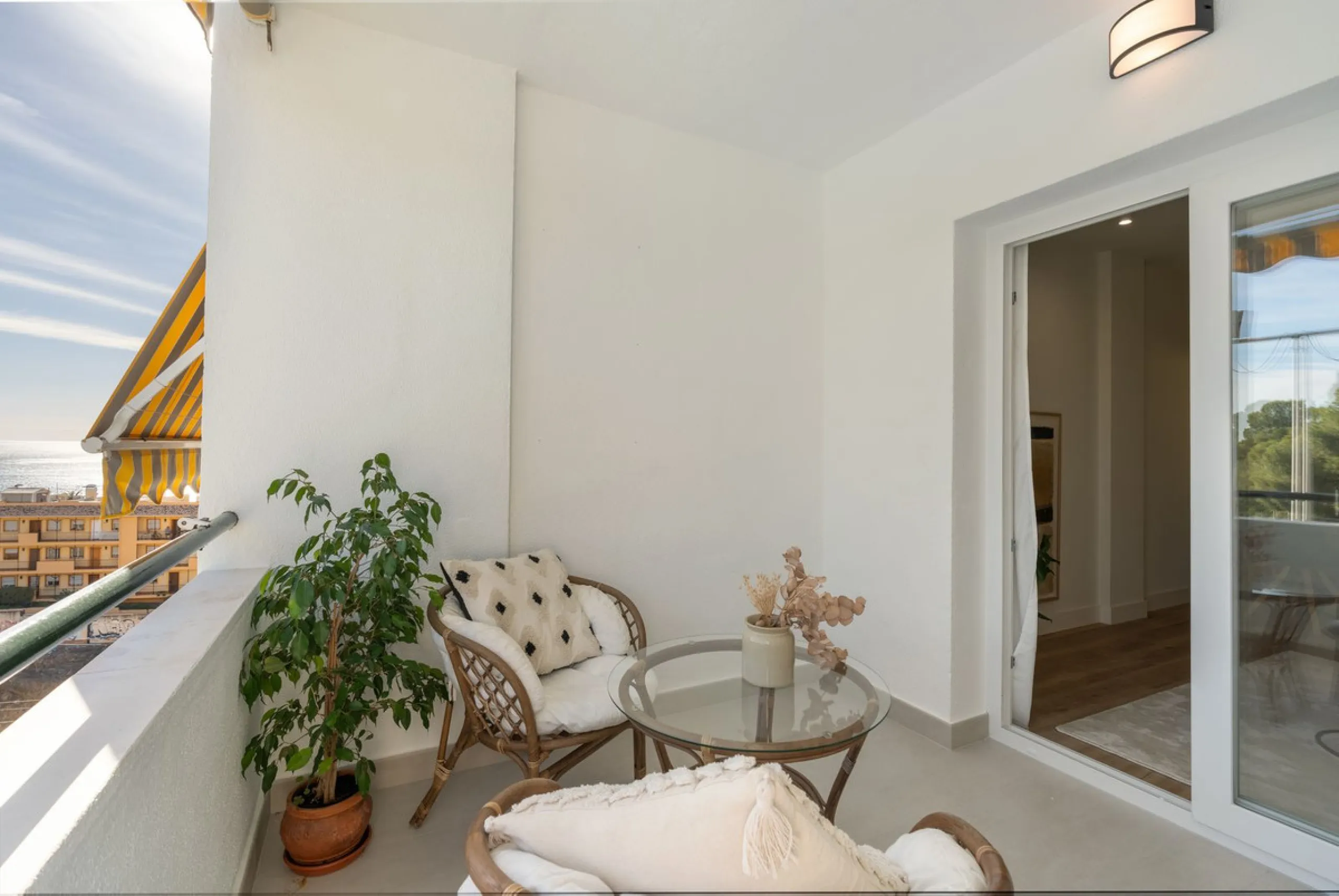 Apartment - Middle Floor Apartment в продаже в Fuengirola, Málaga. В доме 2 спален и 1 ванных комнат. Площадь дома 66 м²