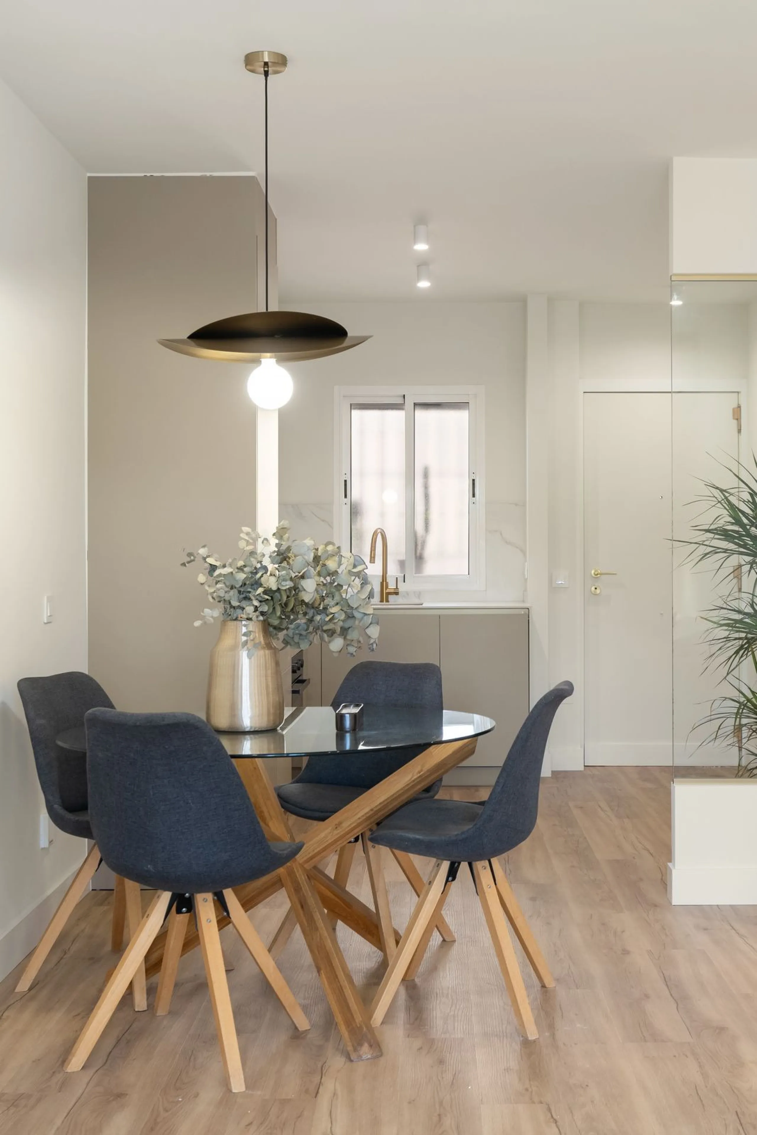 Apartment - Middle Floor Apartment в продаже в Fuengirola, Málaga. В доме 2 спален и 1 ванных комнат. Площадь дома 66 м²