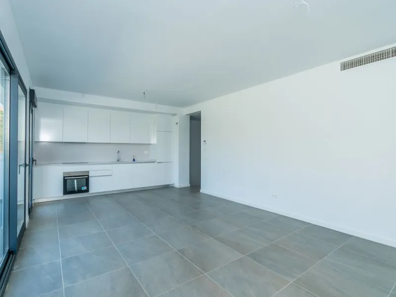 Blue View Heights is an exclusive and elegant development of 46 semi-detached family homes. Contemporary in style, situated in a privileged location, integrated into nature and offering spectacular views of the sea, the Strait of Gibraltar, and Africa.