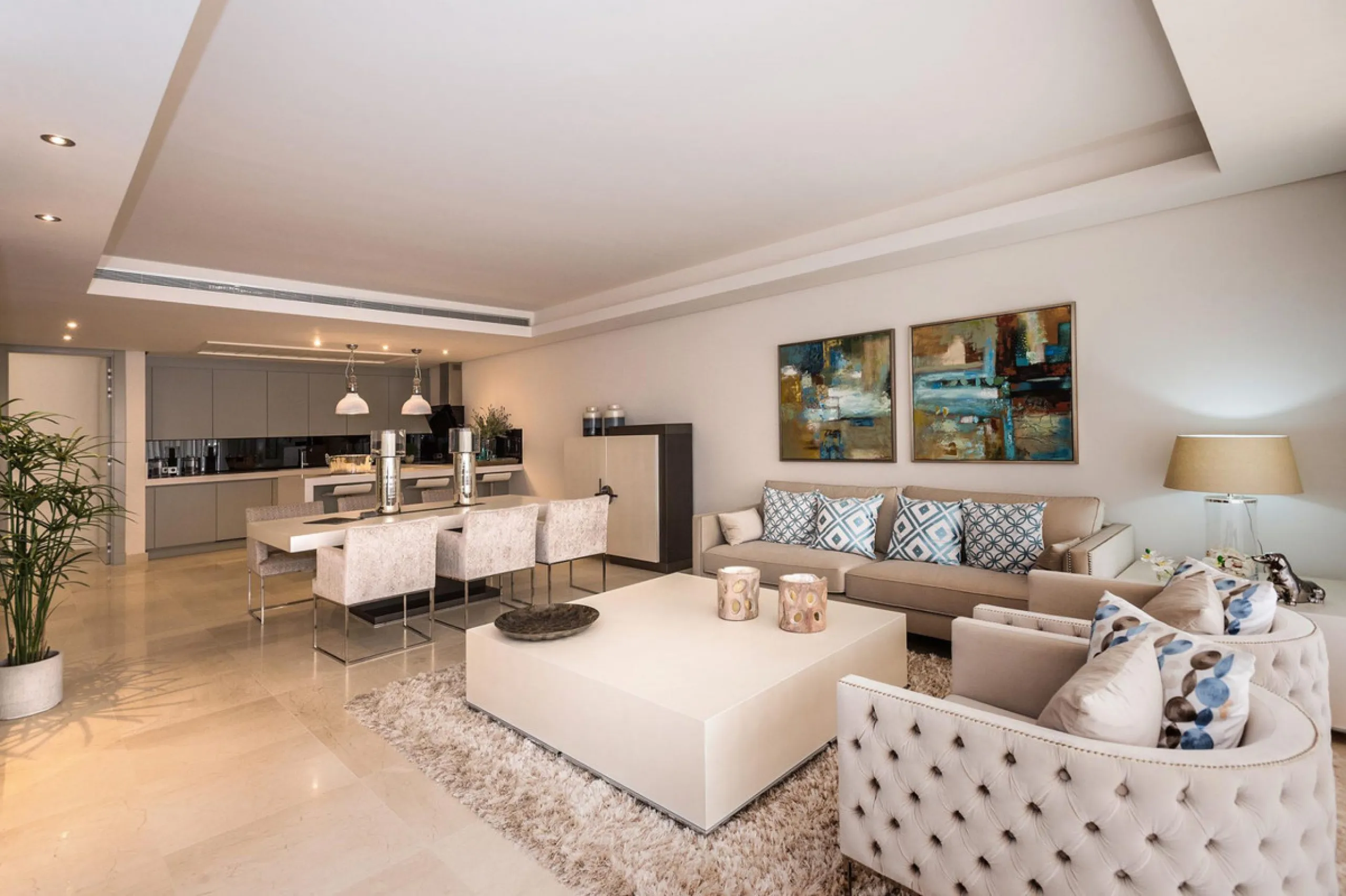 House with private pool in a fully enclosed urbanization with only 5 houses, in the center of Marbella.