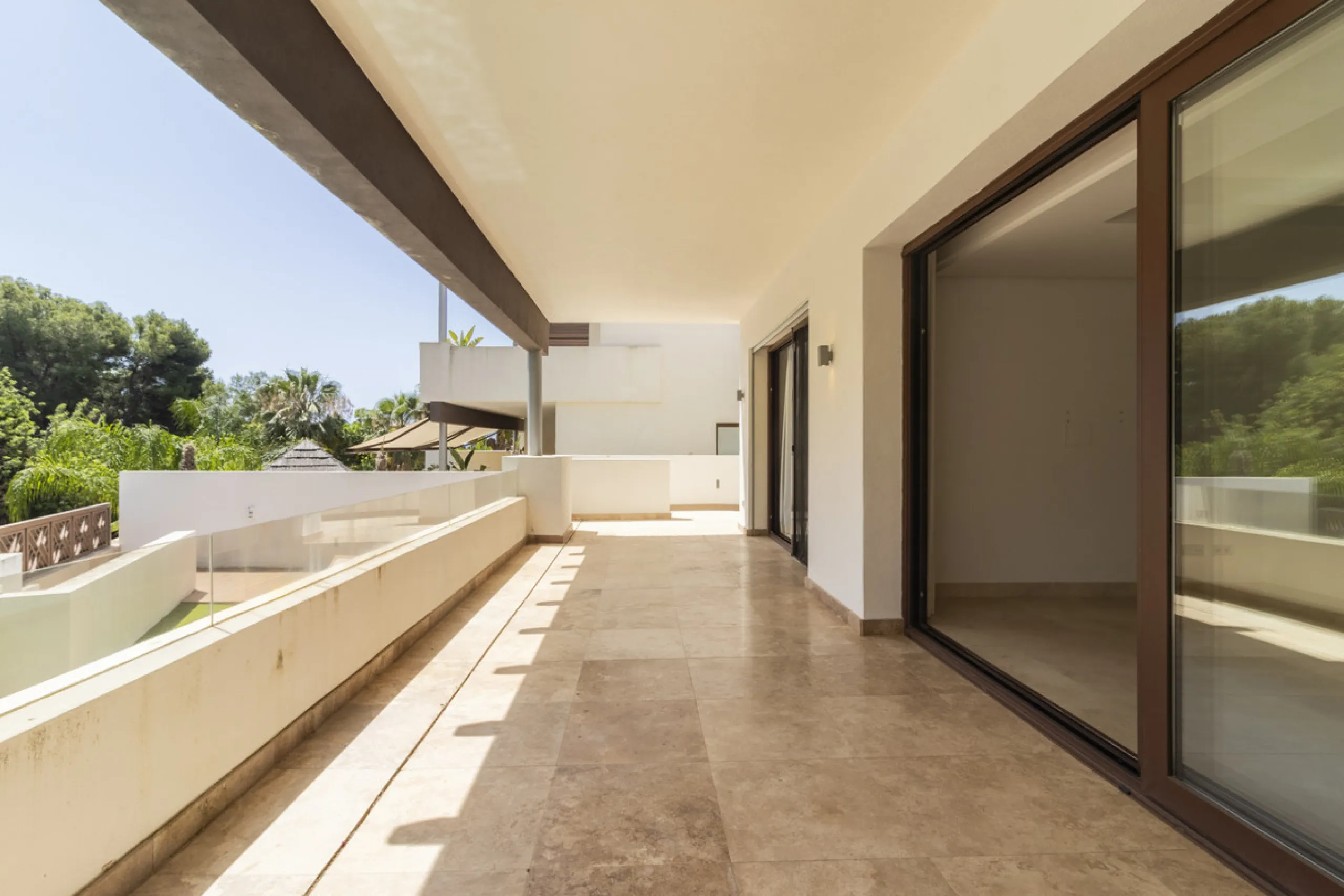House with private pool in a fully enclosed urbanization with only 5 houses, in the center of Marbella.