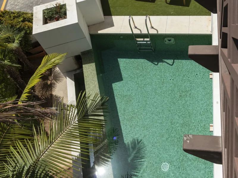 House with private pool in a fully enclosed urbanization with only 5 houses, in the center of Marbella.