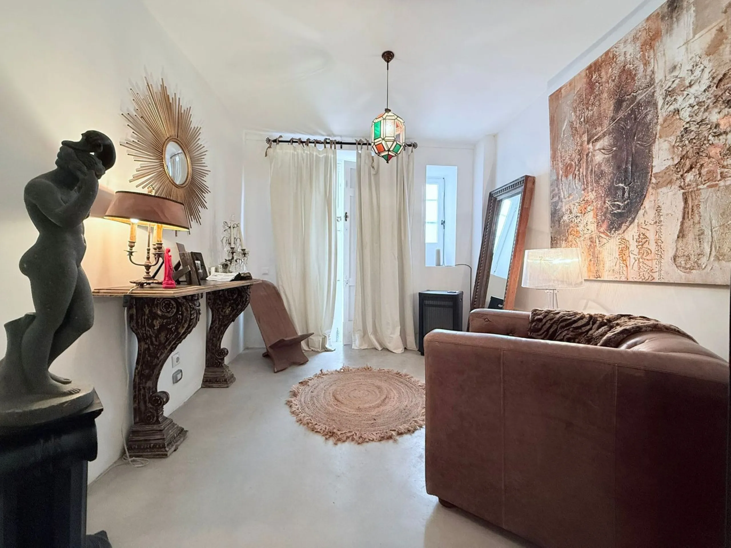 New to the Market | Stunning Renovated Townhouse in an Exceptional Central Location