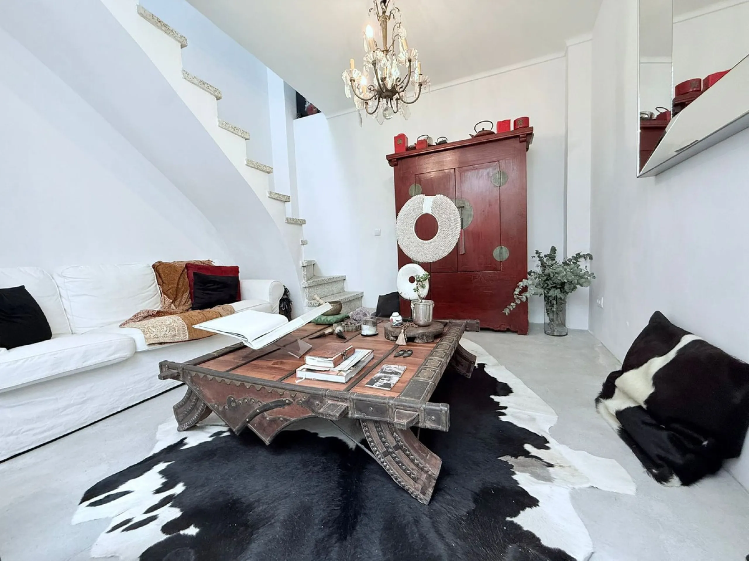 New to the Market | Stunning Renovated Townhouse in an Exceptional Central Location