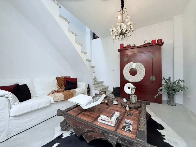 New to the Market | Stunning Renovated Townhouse in an Exceptional Central Location