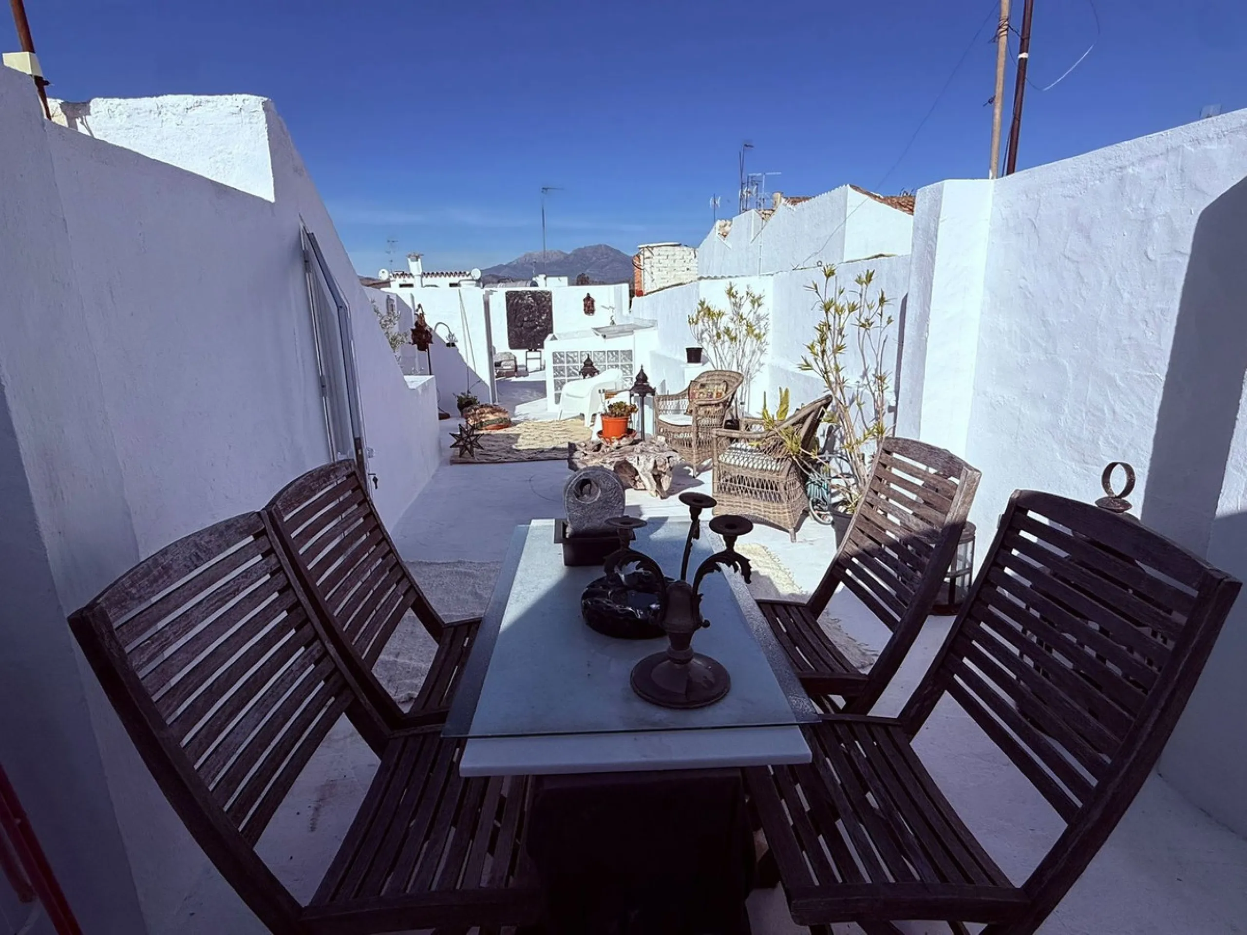 New to the Market | Stunning Renovated Townhouse in an Exceptional Central Location