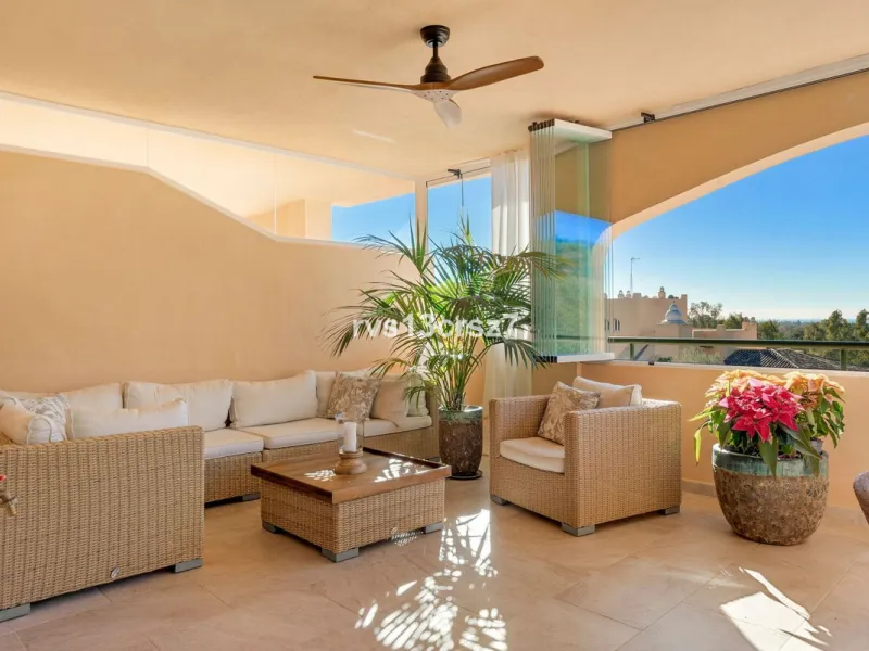 Spacious, recently renovated 3-bedroom apartment in one of the most beautiful and safest urbanizations in Elviria, "St. Maria Village." A 24-hour security community just 5 minutes from the beach, it features several swimming pools and a large, beautifully