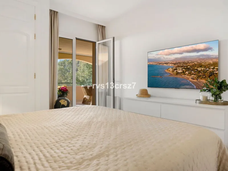 Spacious, recently renovated 3-bedroom apartment in one of the most beautiful and safest urbanizations in Elviria, "St. Maria Village." A 24-hour security community just 5 minutes from the beach, it features several swimming pools and a large, beautifully