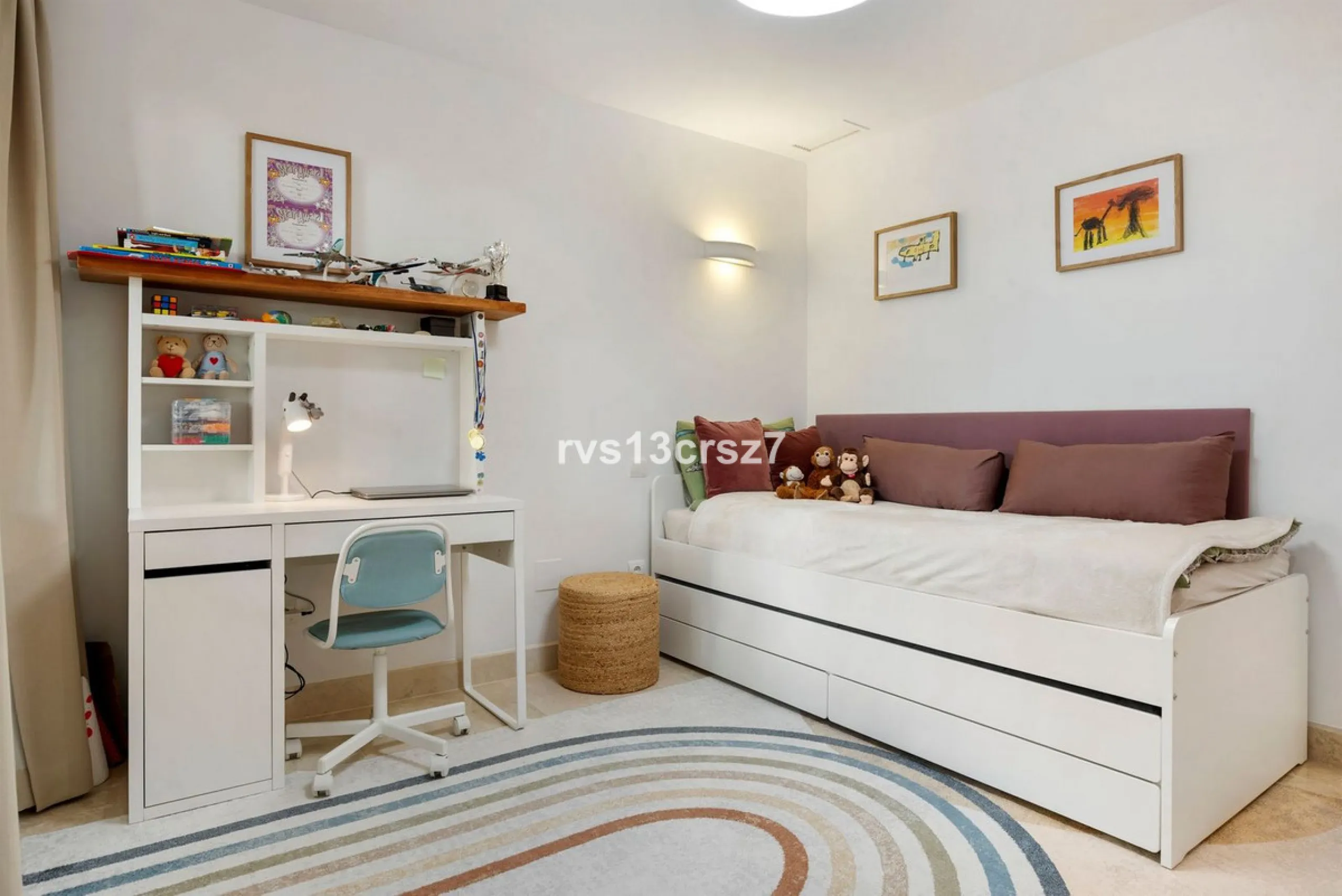 Spacious, recently renovated 3-bedroom apartment in one of the most beautiful and safest urbanizations in Elviria, "St. Maria Village." A 24-hour security community just 5 minutes from the beach, it features several swimming pools and a large, beautifully