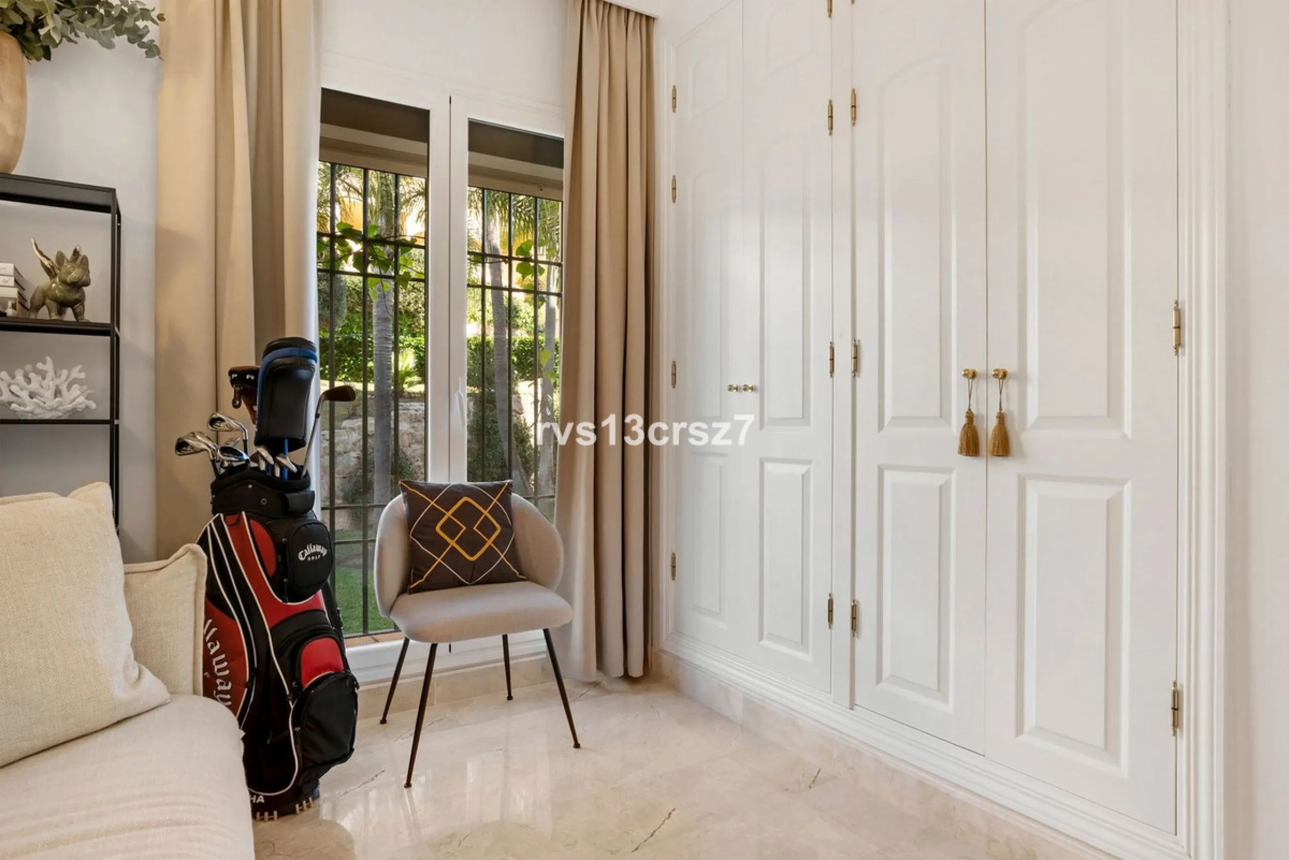 Spacious, recently renovated 3-bedroom apartment in one of the most beautiful and safest urbanizations in Elviria, "St. Maria Village." A 24-hour security community just 5 minutes from the beach, it features several swimming pools and a large, beautifully