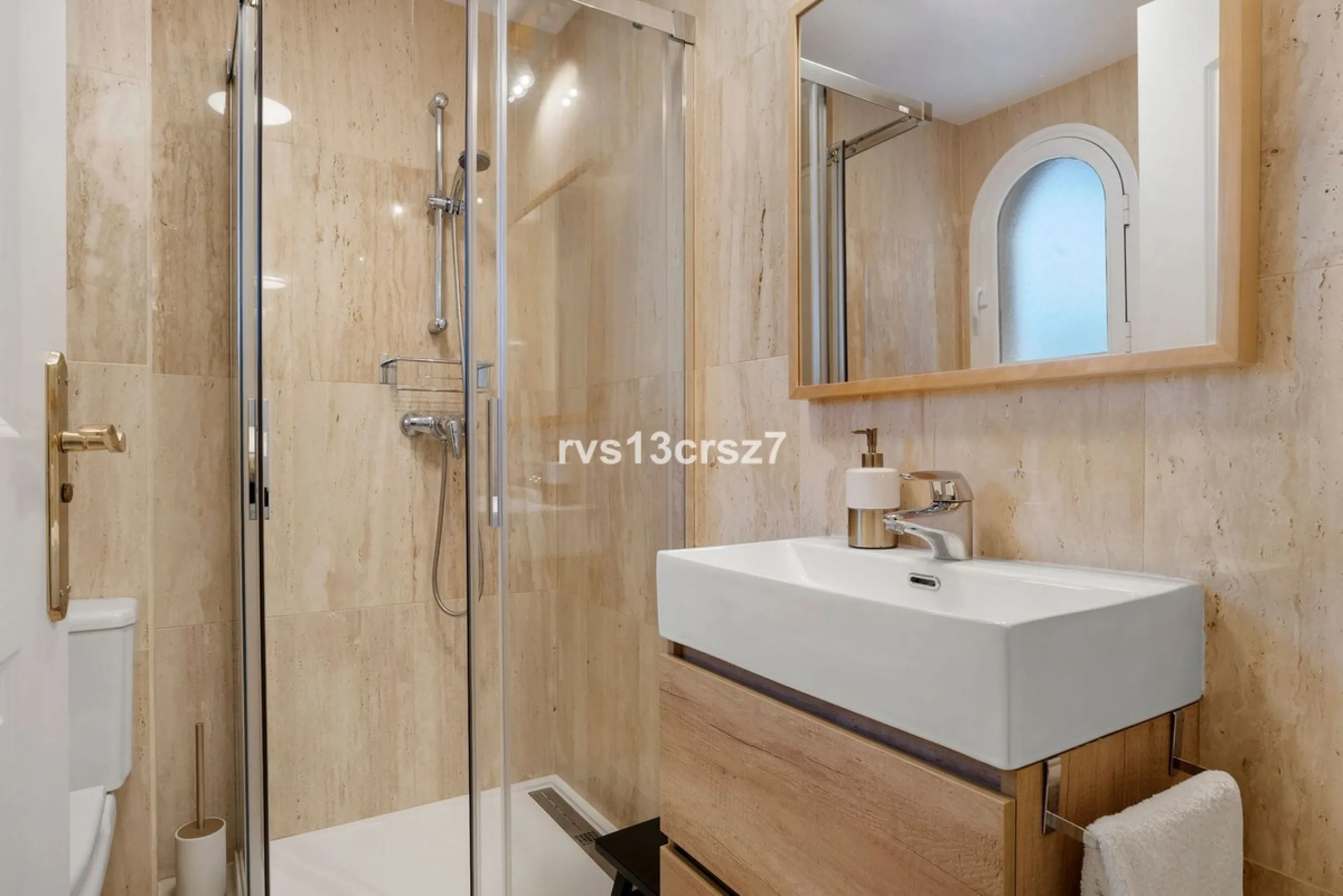 Spacious, recently renovated 3-bedroom apartment in one of the most beautiful and safest urbanizations in Elviria, "St. Maria Village." A 24-hour security community just 5 minutes from the beach, it features several swimming pools and a large, beautifully