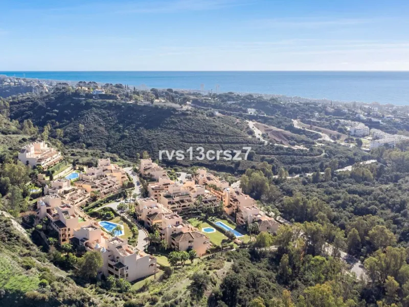 Spacious, recently renovated 3-bedroom apartment in one of the most beautiful and safest urbanizations in Elviria, "St. Maria Village." A 24-hour security community just 5 minutes from the beach, it features several swimming pools and a large, beautifully