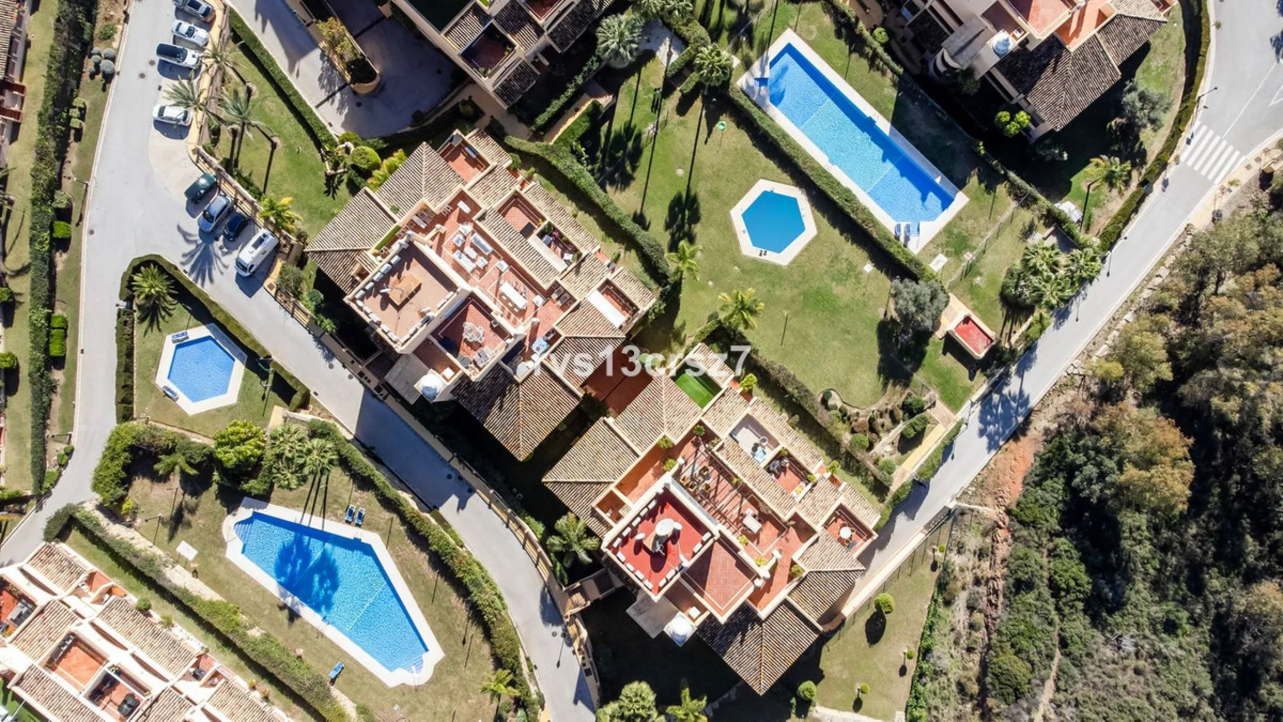 Spacious, recently renovated 3-bedroom apartment in one of the most beautiful and safest urbanizations in Elviria, "St. Maria Village." A 24-hour security community just 5 minutes from the beach, it features several swimming pools and a large, beautifully