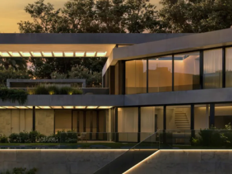 Located in the prestigious area of Mijas Golf, Mijas Costa, Málaga, this exceptional residential plot offers a unique opportunity to create a bespoke home in one of the most sought-after locations on the Costa del Sol. Boasting an impressive 1,573m2, this