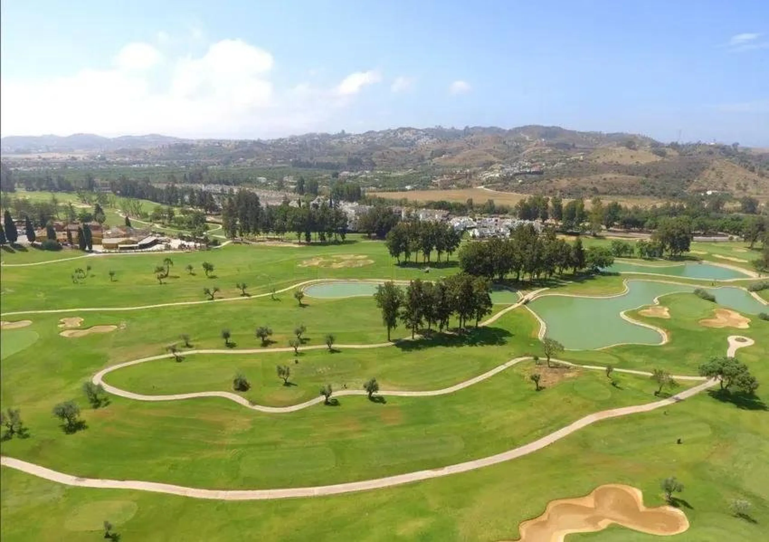 Located in the prestigious area of Mijas Golf, Mijas Costa, Málaga, this exceptional residential plot offers a unique opportunity to create a bespoke home in one of the most sought-after locations on the Costa del Sol. Boasting an impressive 1,573m2, this