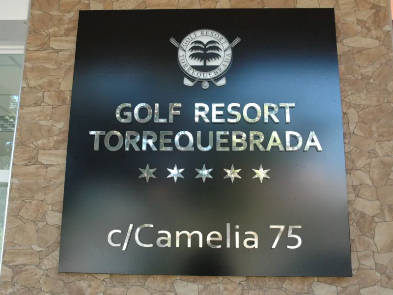 Роскошная 3-комнатная квартира на первом этаже в жилом комплексе Golf Resort Torrequebrada, Бенальмадена