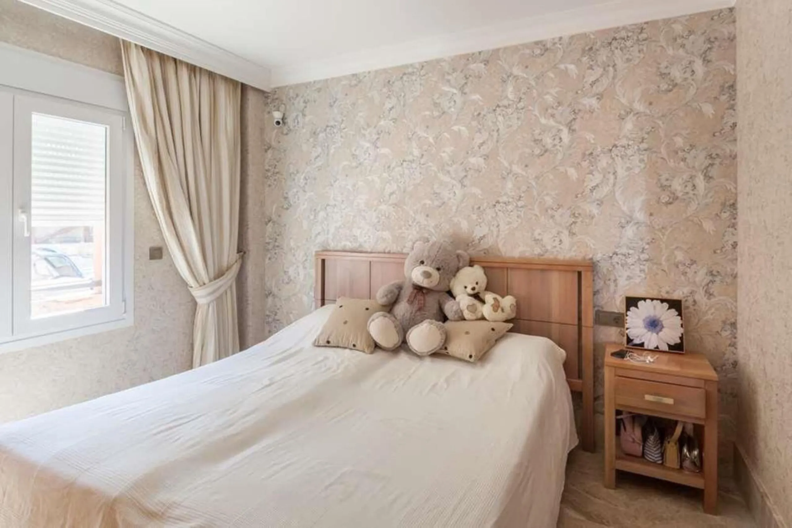 House - Semi-Detached House в продаже в Marbella, Málaga. В доме 3 спален и 4 ванных комнат. Площадь дома 180 м². Площадь участка 100 м²