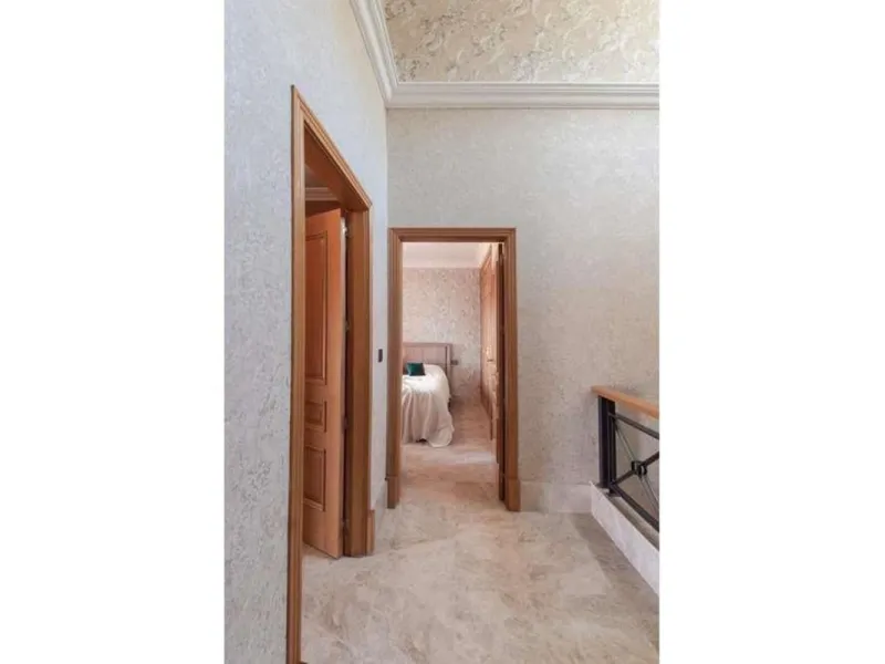 House - Semi-Detached House в продаже в Marbella, Málaga. В доме 3 спален и 4 ванных комнат. Площадь дома 180 м². Площадь участка 100 м²