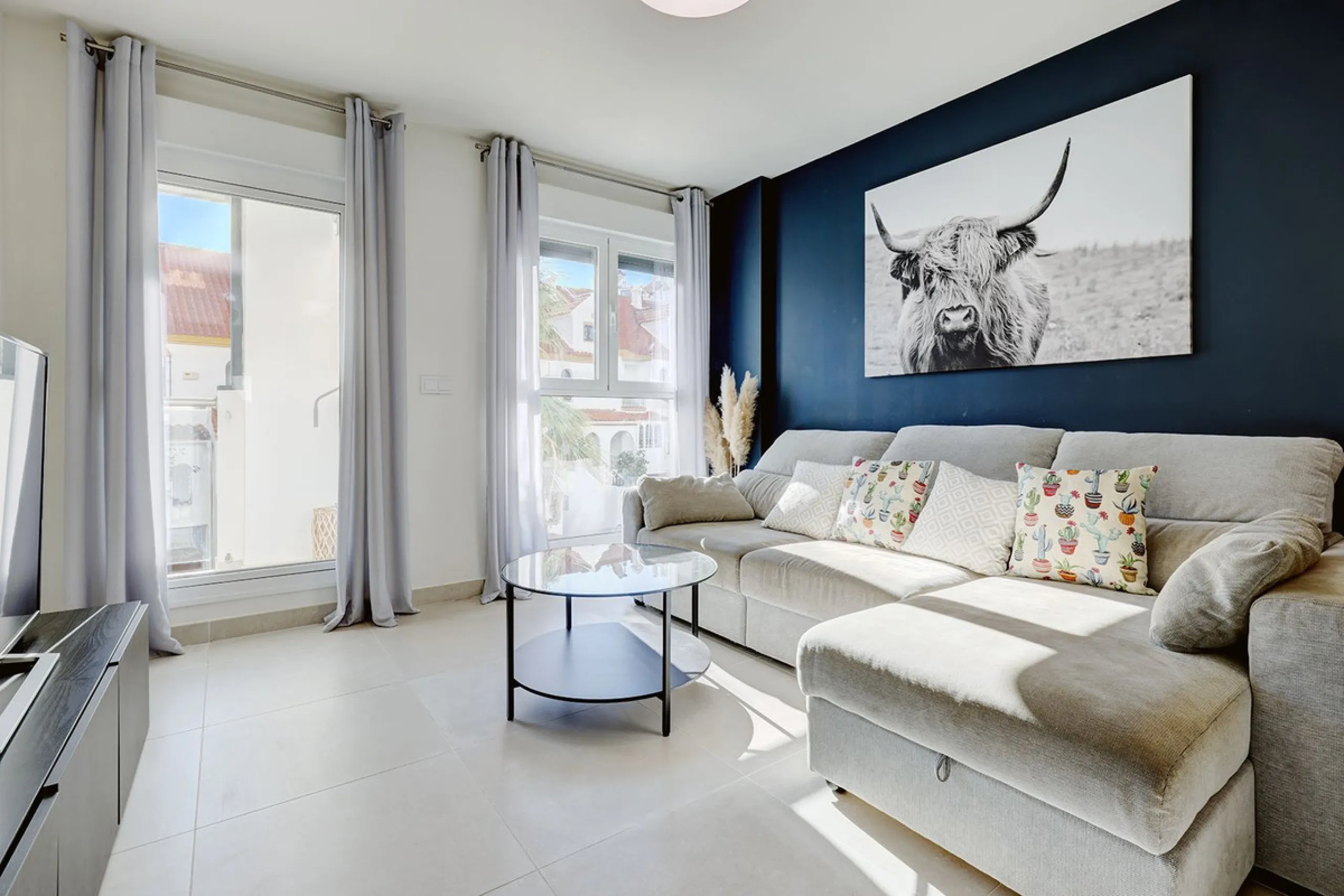 This exquisite three-bedroom apartment offers a harmonious blend of comfort and sophistication, perfect for those seeking a refined lifestyle on the Costa del Sol. Designed to inspire, the property welcomes residents with a sense of warmth and elegance, m