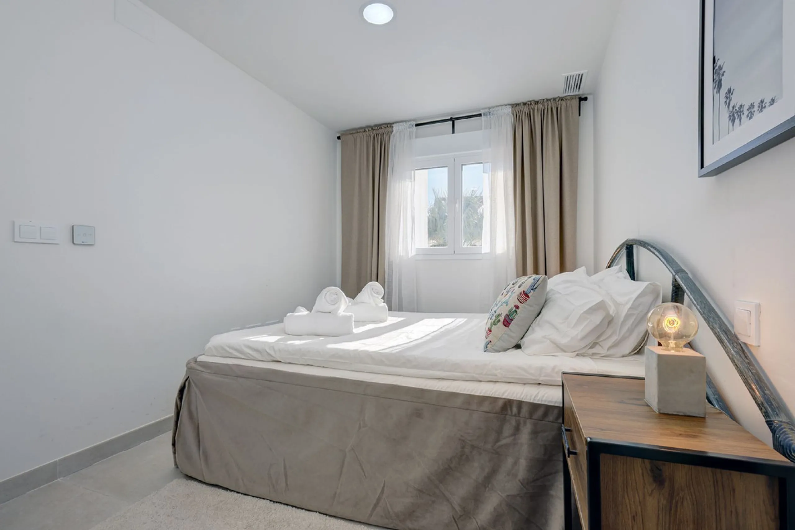 This exquisite three-bedroom apartment offers a harmonious blend of comfort and sophistication, perfect for those seeking a refined lifestyle on the Costa del Sol. Designed to inspire, the property welcomes residents with a sense of warmth and elegance, m