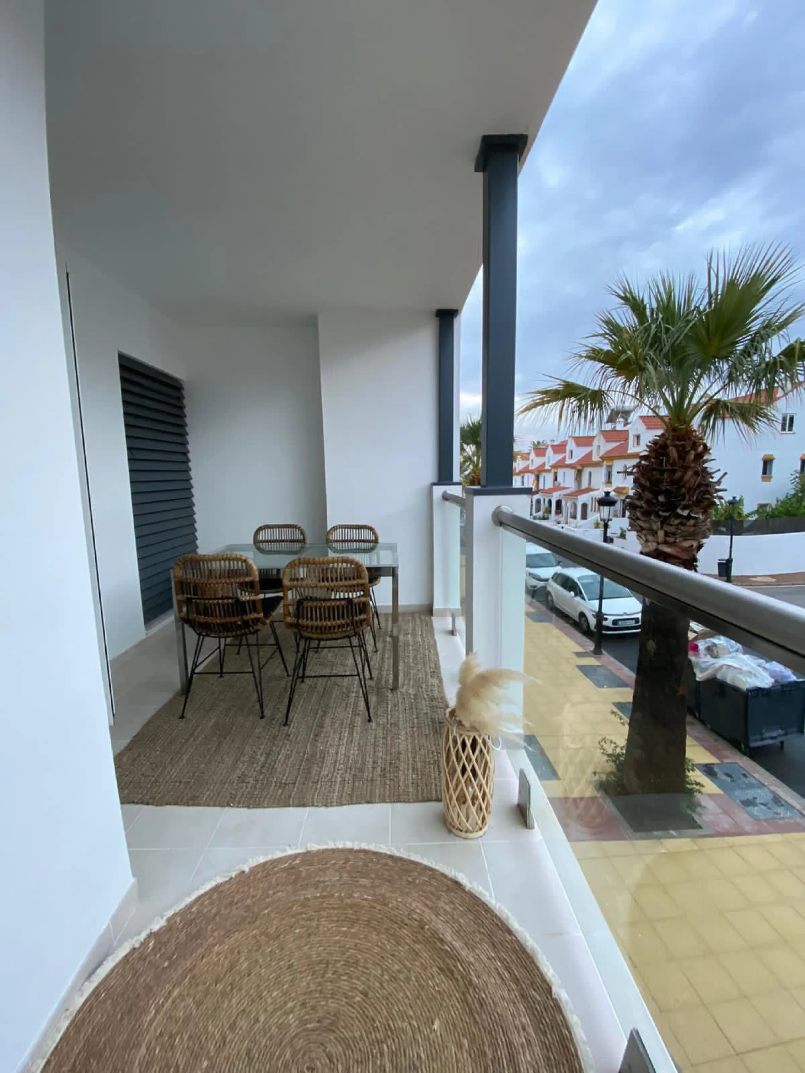 This exquisite three-bedroom apartment offers a harmonious blend of comfort and sophistication, perfect for those seeking a refined lifestyle on the Costa del Sol. Designed to inspire, the property welcomes residents with a sense of warmth and elegance, m