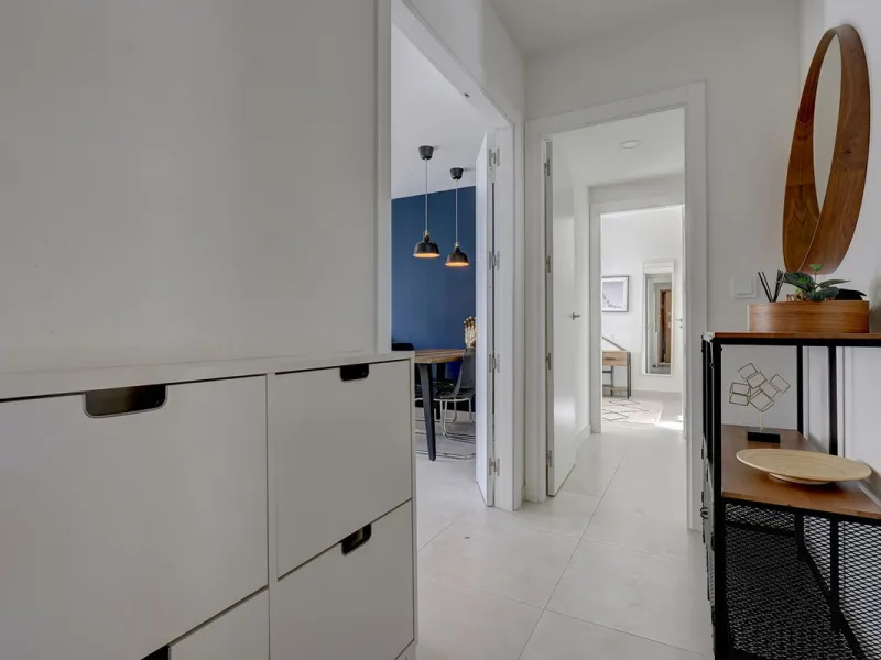 This exquisite three-bedroom apartment offers a harmonious blend of comfort and sophistication, perfect for those seeking a refined lifestyle on the Costa del Sol. Designed to inspire, the property welcomes residents with a sense of warmth and elegance, m