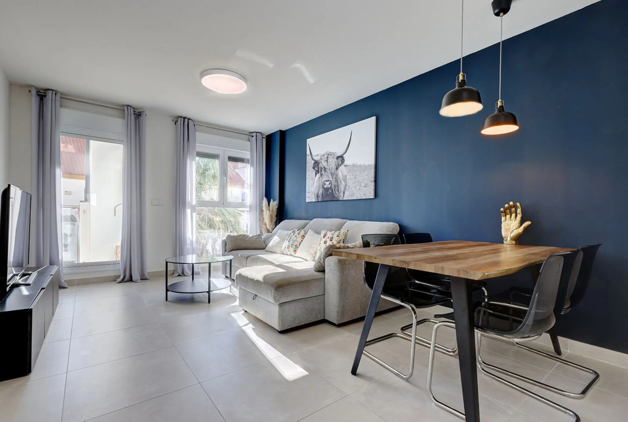 This exquisite three-bedroom apartment offers a harmonious blend of comfort and sophistication, perfect for those seeking a refined lifestyle on the Costa del Sol. Designed to inspire, the property welcomes residents with a sense of warmth and elegance, m