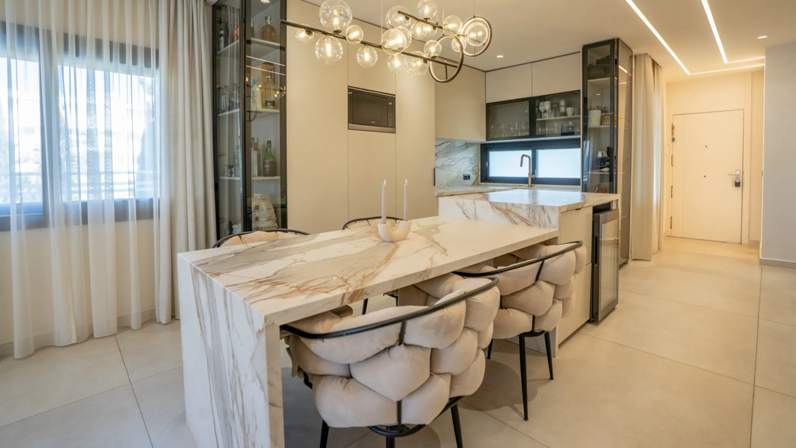 Apartment - Penthouse в продаже в Mijas, Málaga. В доме 2 спален и 3 ванных комнат. Площадь дома 221 м²