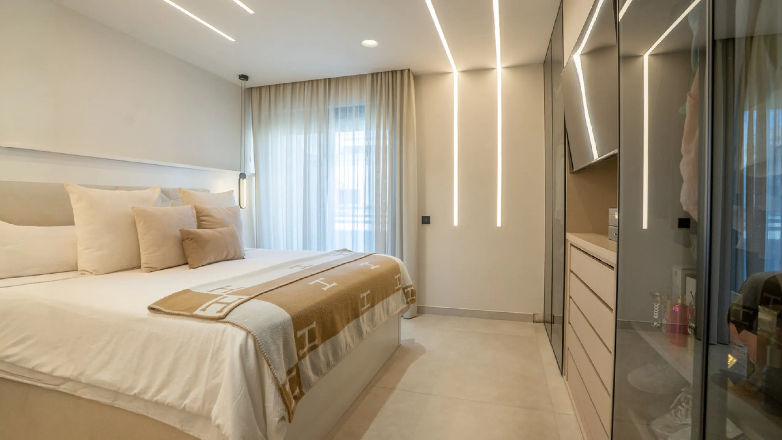 Apartment - Penthouse в продаже в Mijas, Málaga. В доме 2 спален и 3 ванных комнат. Площадь дома 221 м²