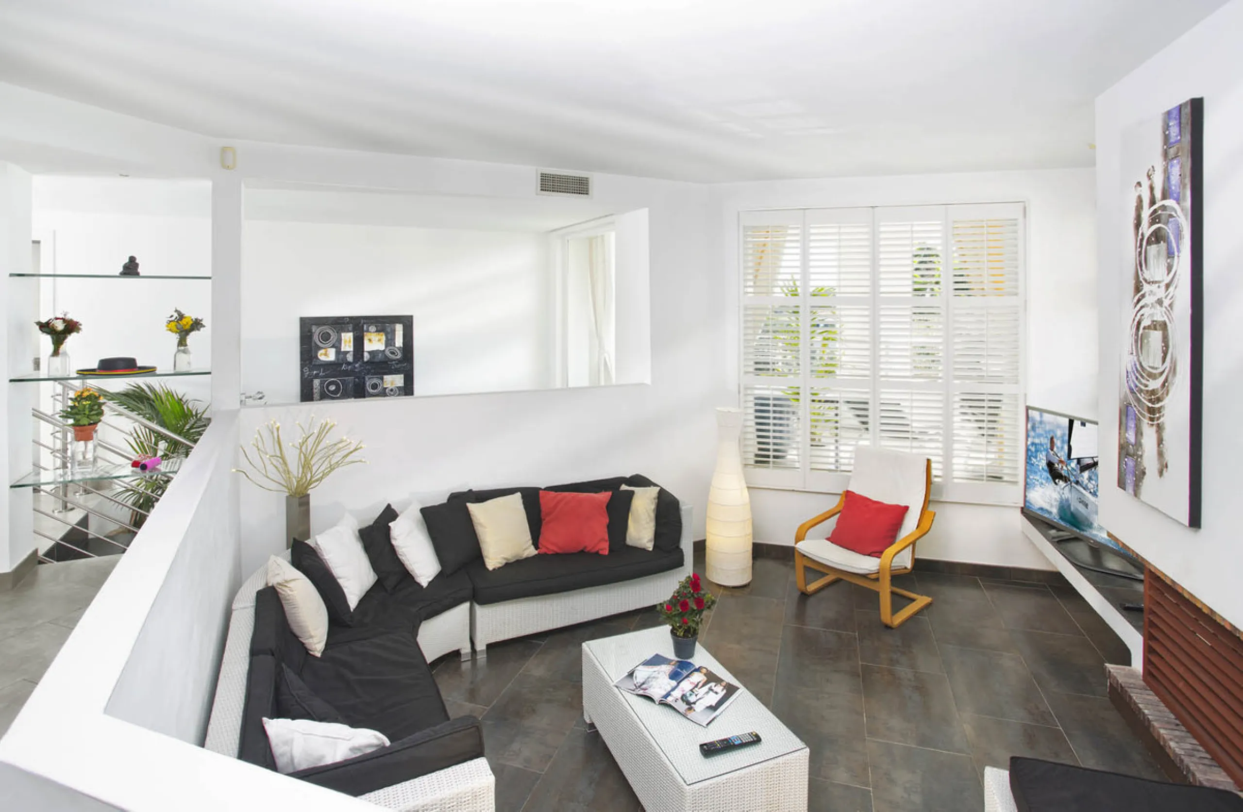 House - Detached Villa в продаже в Marbella, Málaga. В доме 8 спален и 9 ванных комнат. Площадь дома 376 м². Площадь участка 951 м²