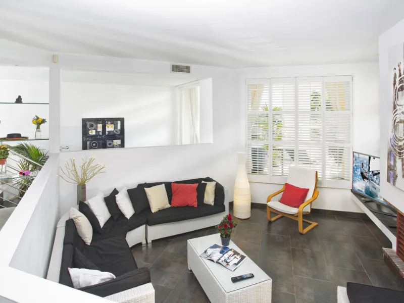 House - Detached Villa в продаже в Marbella, Málaga. В доме 8 спален и 9 ванных комнат. Площадь дома 376 м². Площадь участка 951 м²