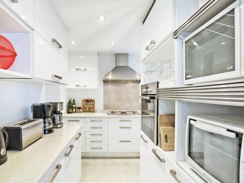 House - Detached Villa в продаже в Marbella, Málaga. В доме 8 спален и 9 ванных комнат. Площадь дома 376 м². Площадь участка 951 м²