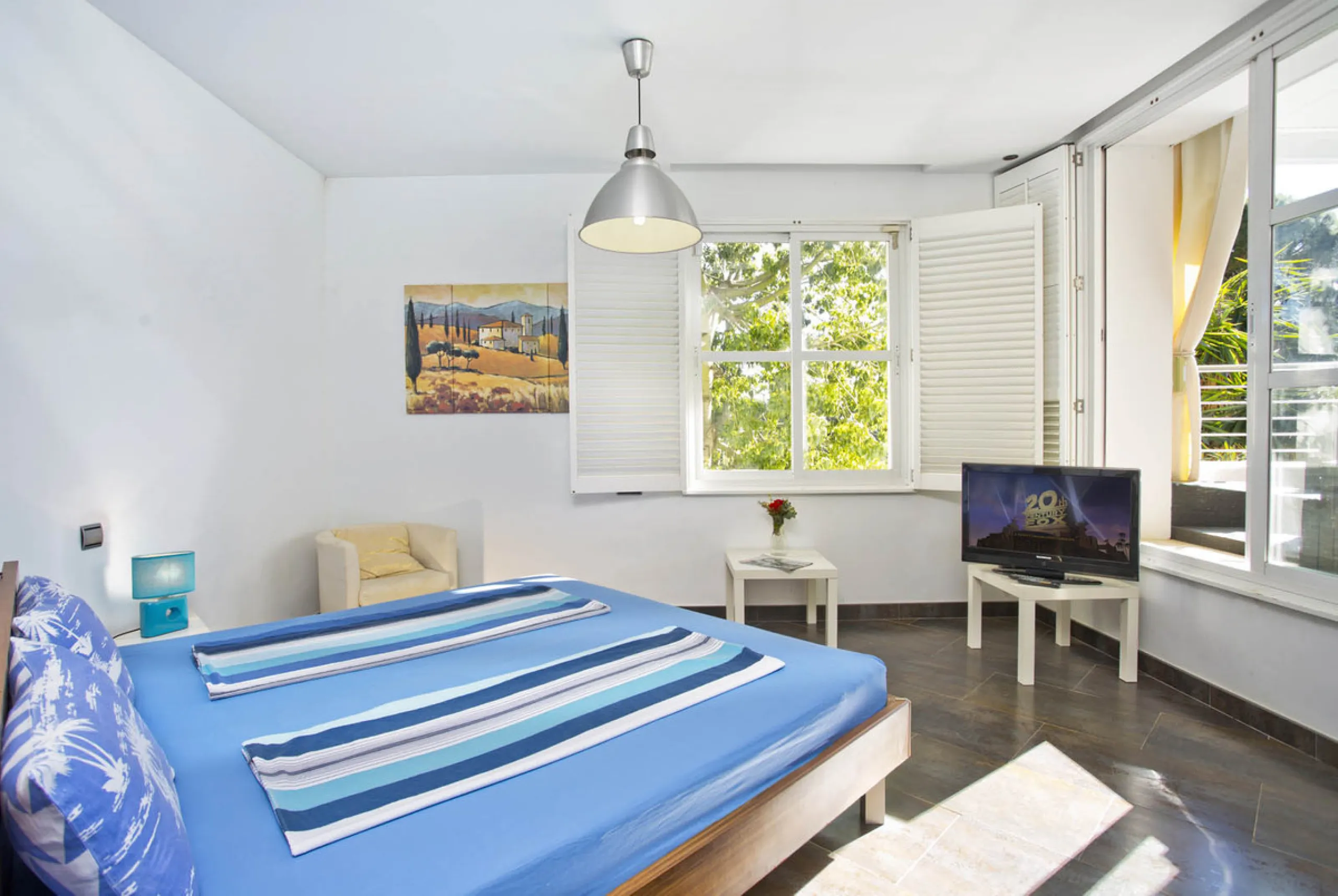 House - Detached Villa в продаже в Marbella, Málaga. В доме 8 спален и 9 ванных комнат. Площадь дома 376 м². Площадь участка 951 м²