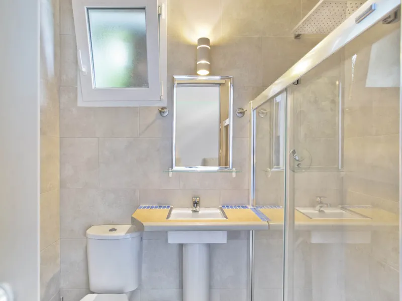 House - Detached Villa в продаже в Marbella, Málaga. В доме 8 спален и 9 ванных комнат. Площадь дома 376 м². Площадь участка 951 м²