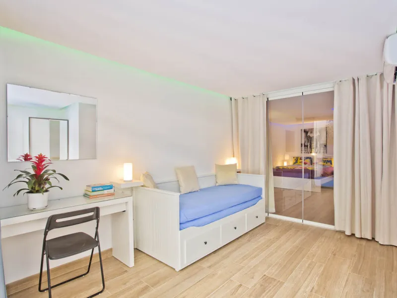 House - Detached Villa в продаже в Marbella, Málaga. В доме 8 спален и 9 ванных комнат. Площадь дома 376 м². Площадь участка 951 м²