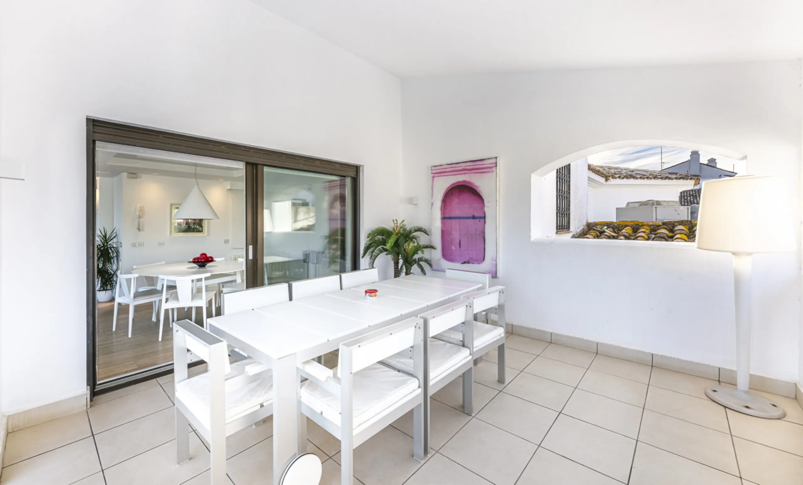 Penthouse for sale in Puerto Banús with 3 bedrooms, 3 bathrooms, 2 en suite bathrooms and with orientation east, with private garage (1 parking spaces). Regarding property dimensions, it has 165 m² built and 33 m² terrace. Has the following facilities sea