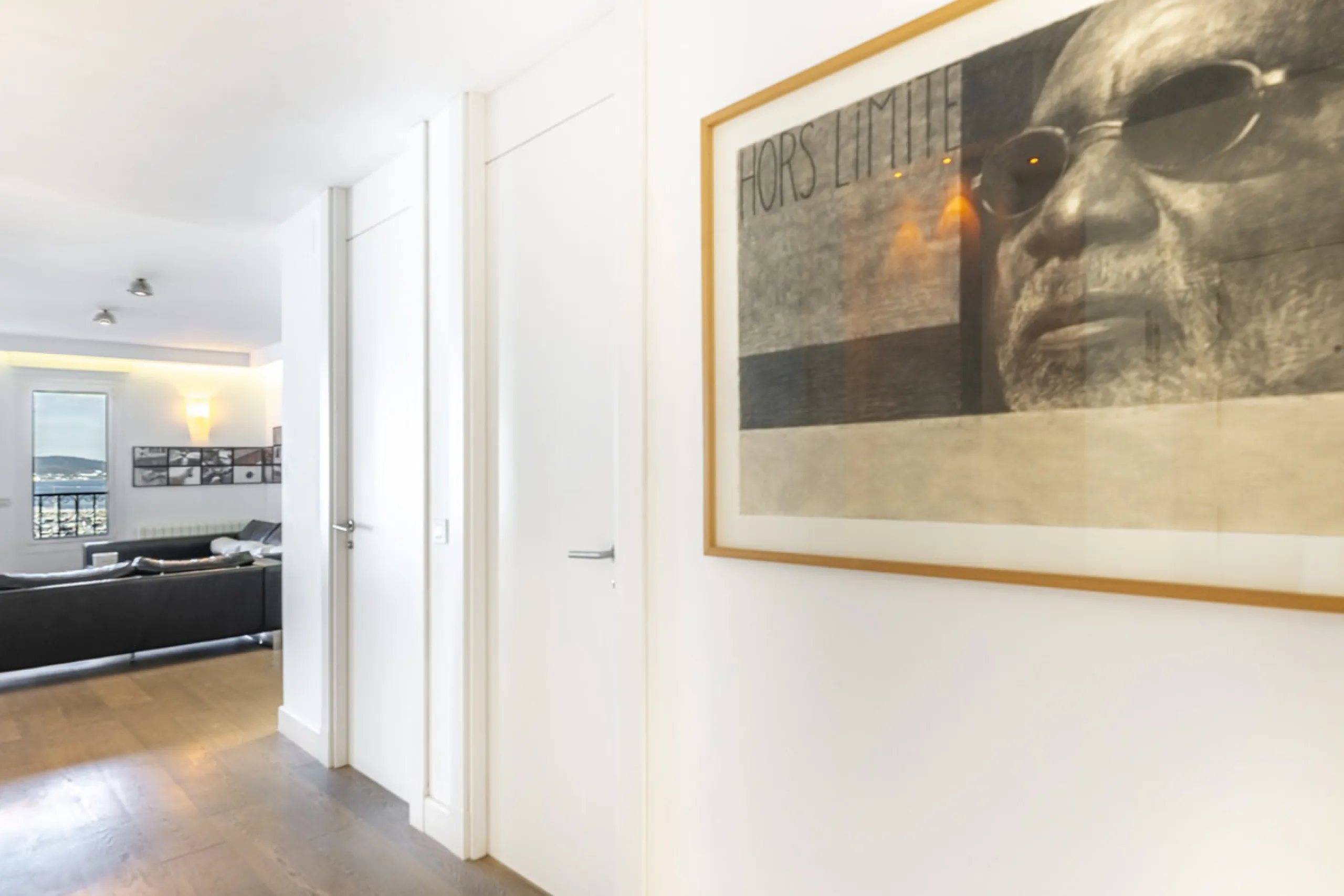 Penthouse for sale in Puerto Banús with 3 bedrooms, 3 bathrooms, 2 en suite bathrooms and with orientation east, with private garage (1 parking spaces). Regarding property dimensions, it has 165 m² built and 33 m² terrace. Has the following facilities sea