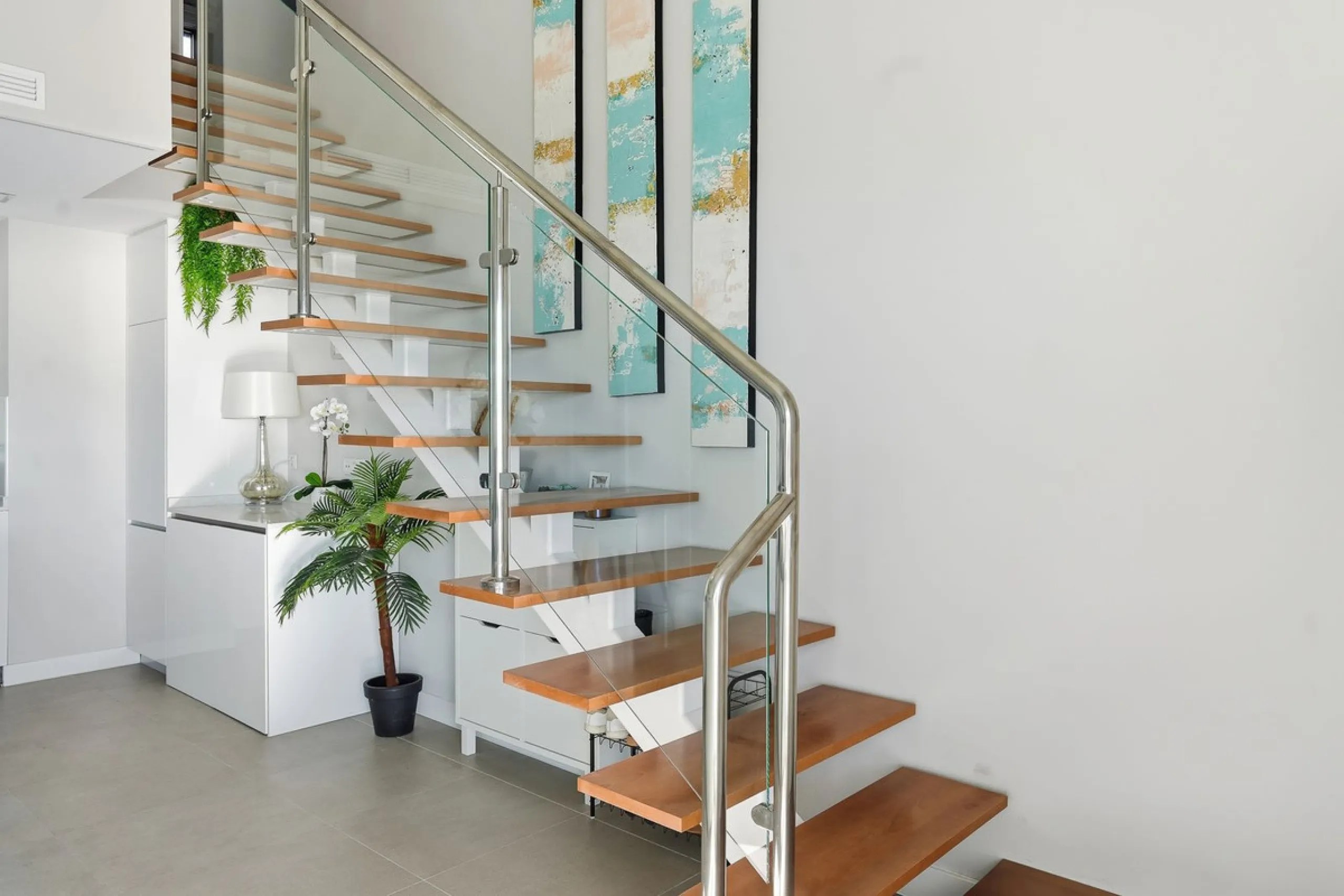 We are delighted to present for sale this stunning 3-bedroom, 2-bathroom duplex penthouse boasting spectacular panoramic views of the Mediterranean Sea.