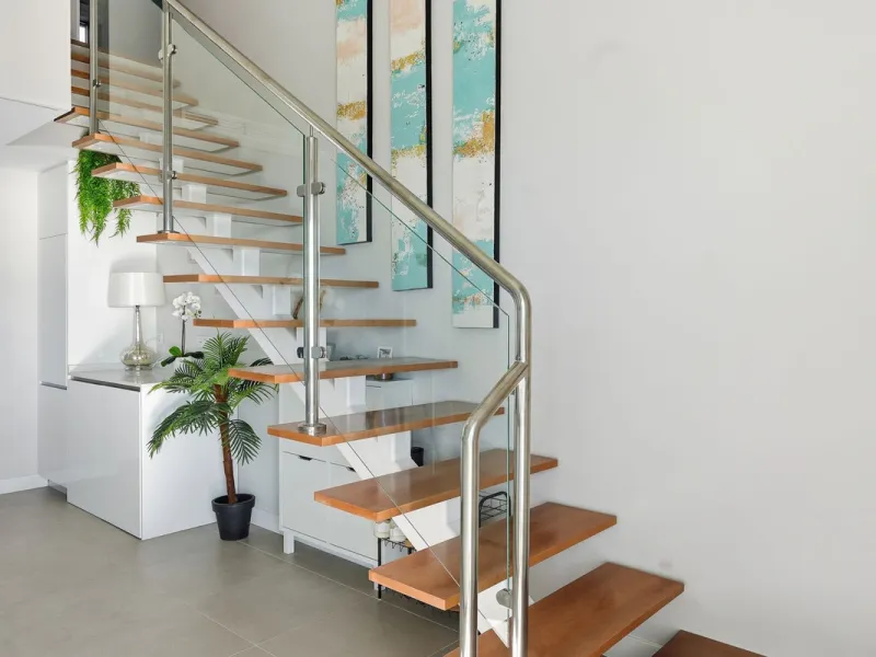 We are delighted to present for sale this stunning 3-bedroom, 2-bathroom duplex penthouse boasting spectacular panoramic views of the Mediterranean Sea.